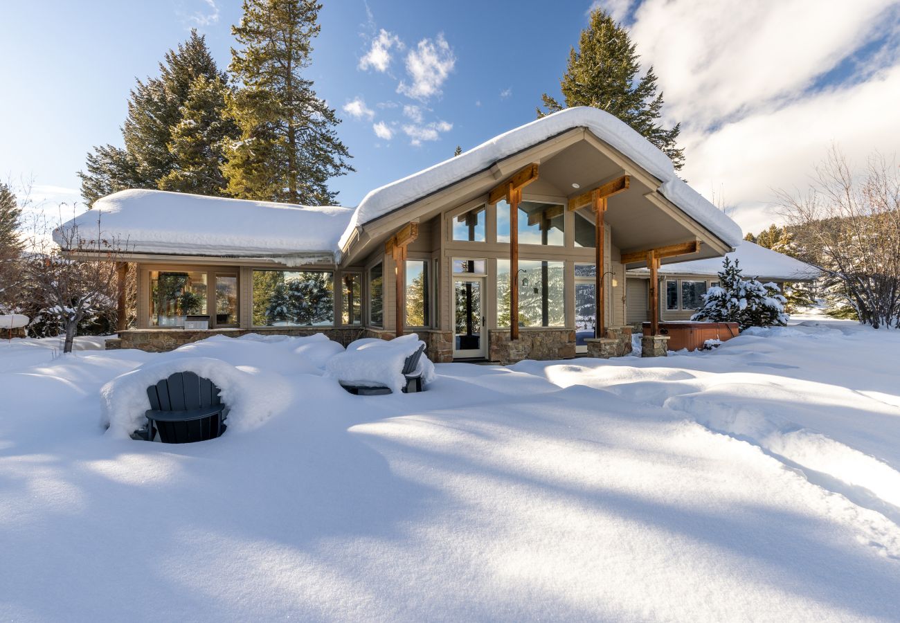 House in Big Sky - Exceptional Big Sky Retreat 