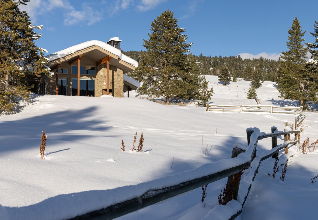 House in Big Sky - Exceptional Big Sky Retreat 