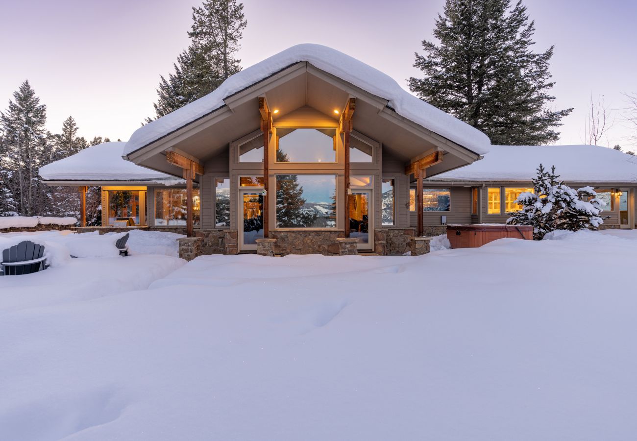 House in Big Sky - Exceptional Big Sky Retreat 