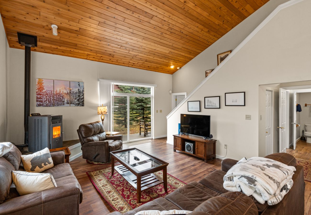 Chalet in Big Sky - New to Market! Big Sky Recovery Chalet