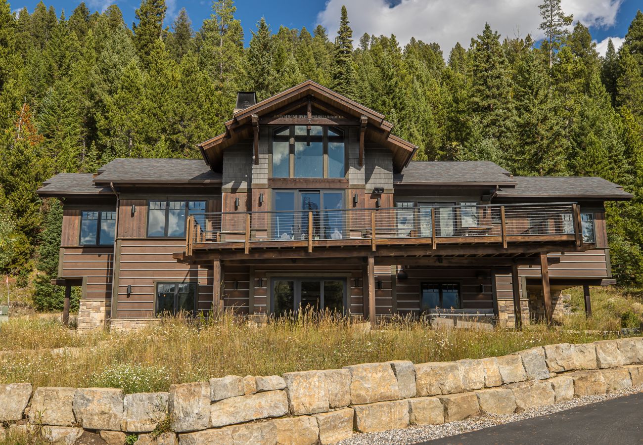 House in Big Sky - New to Market! Stunning Big Sky Vacation Home