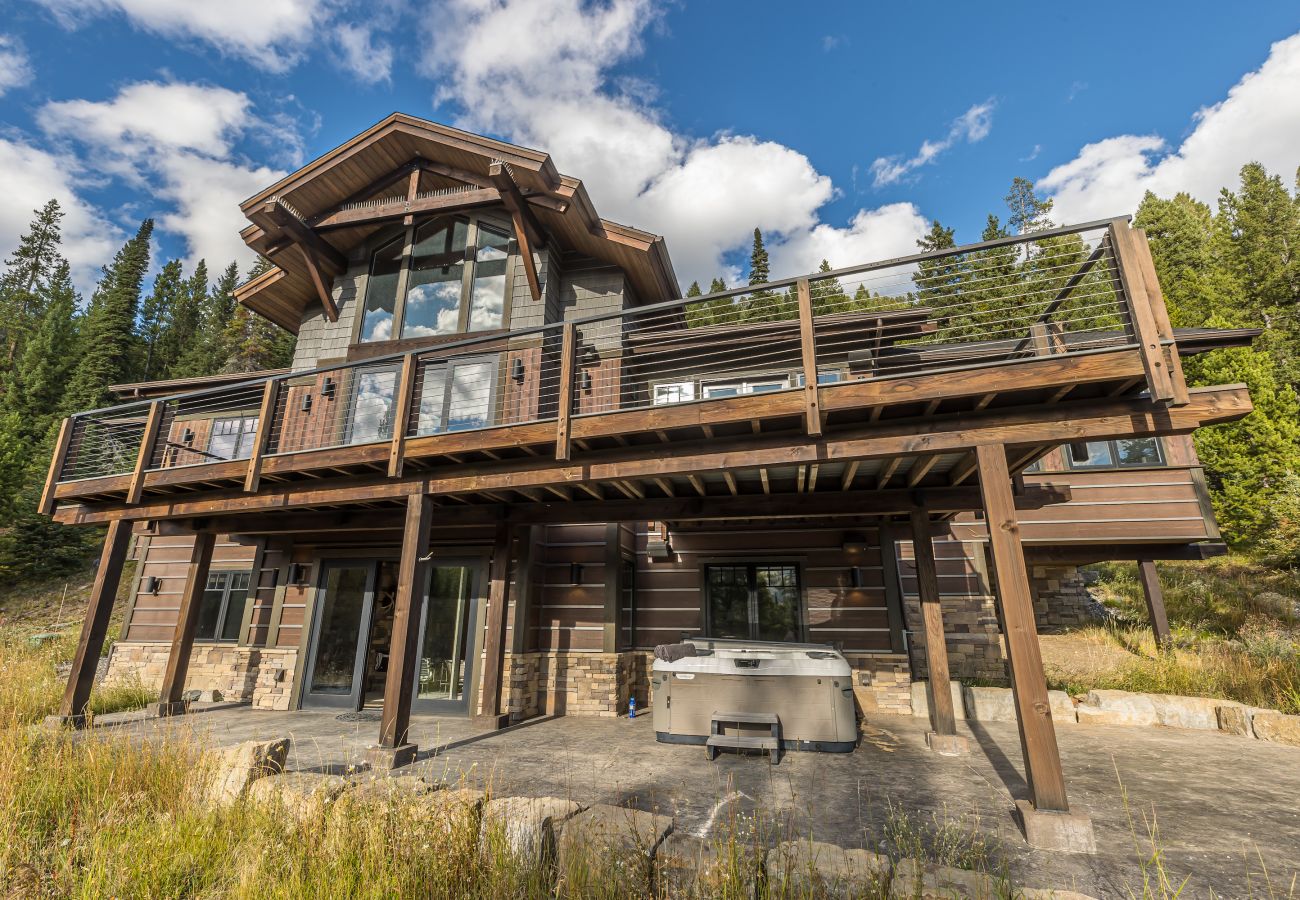 House in Big Sky - New to Market! Stunning Big Sky Vacation Home