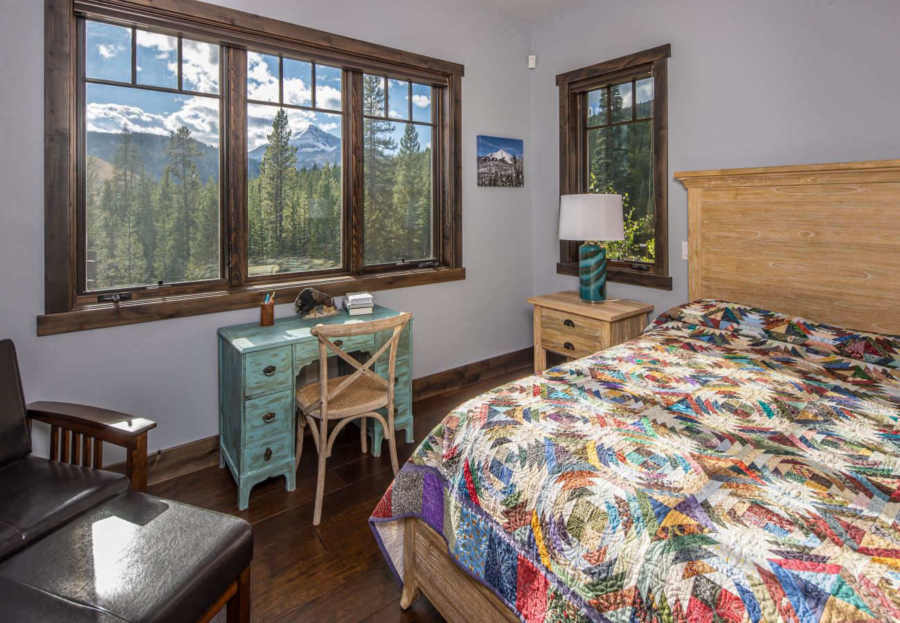 House in Big Sky - New to Market! Stunning Big Sky Vacation Home