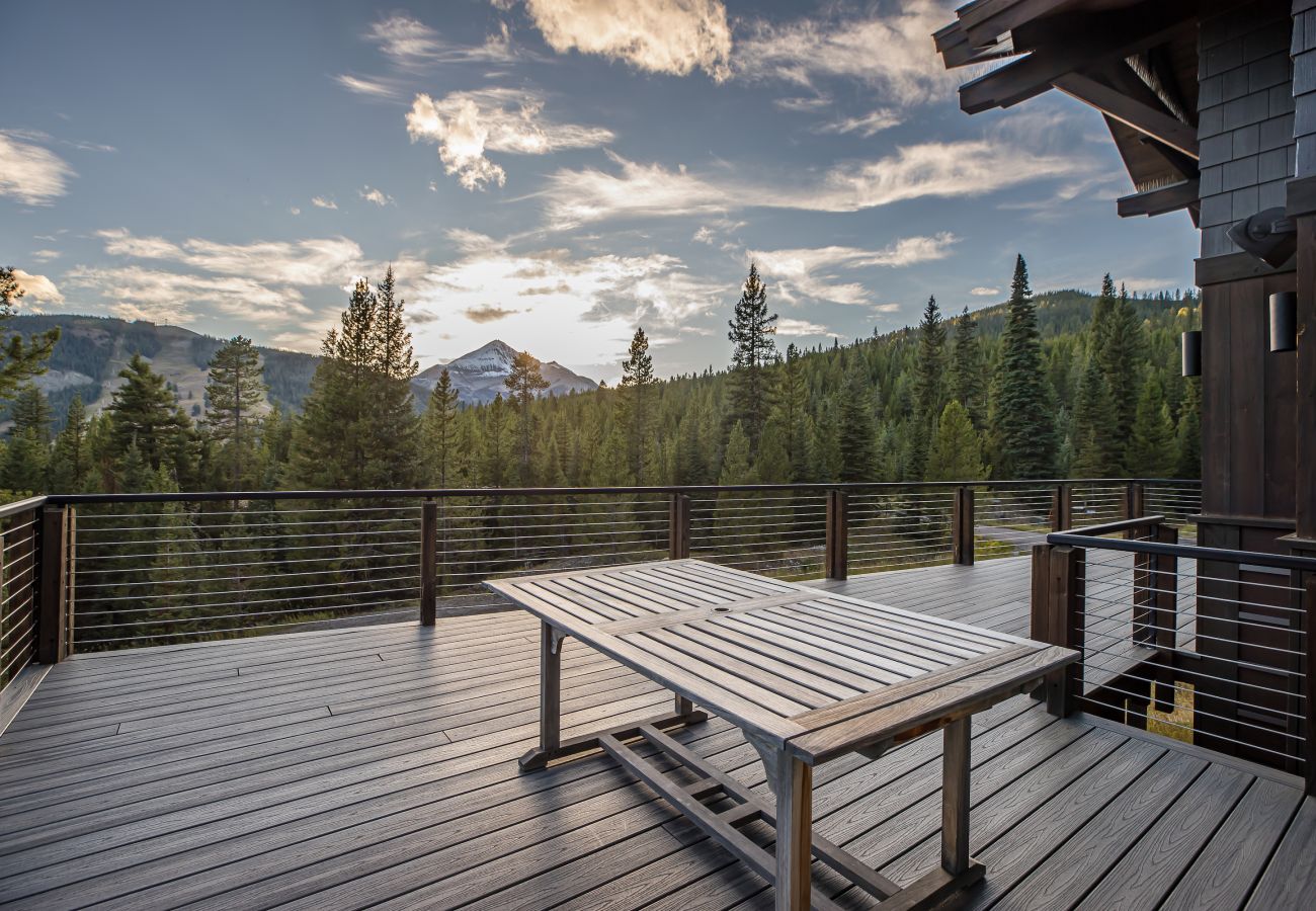 House in Big Sky - New to Market! Stunning Big Sky Vacation Home