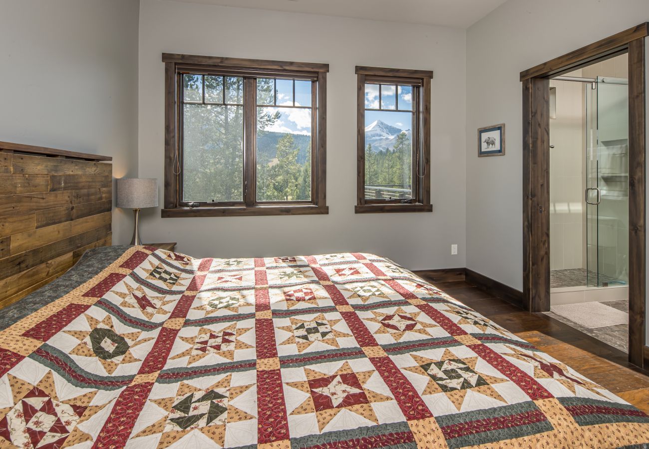 House in Big Sky - New to Market! Stunning Big Sky Vacation Home