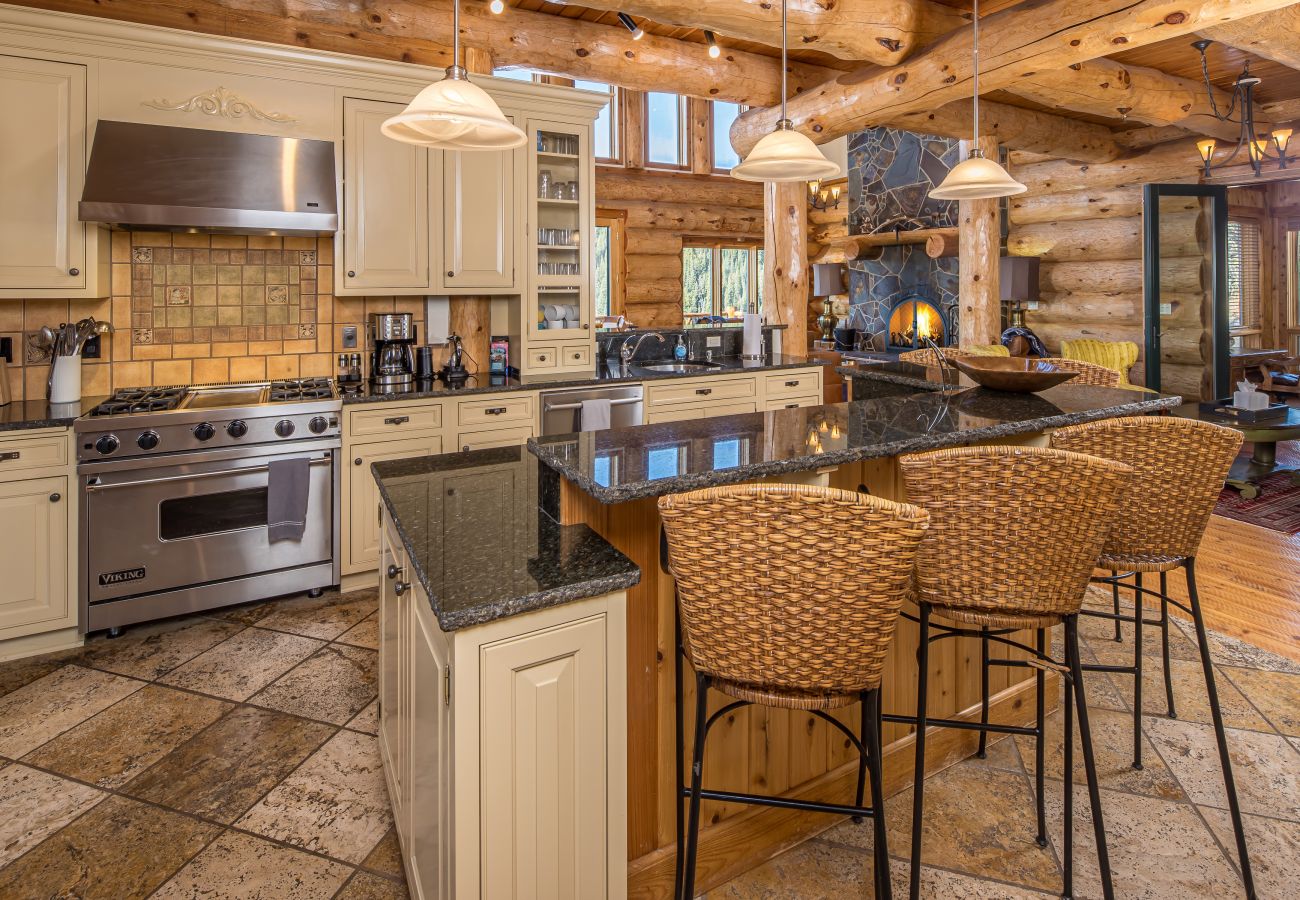 Cabin in Big Sky - New to Market! Big Sky Beehive Basin Cabin