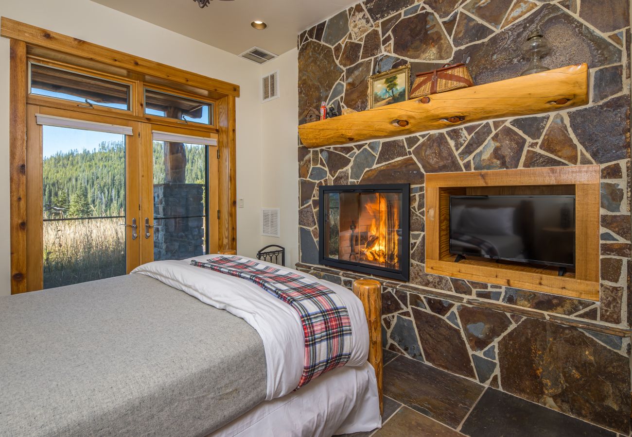 Cabin in Big Sky - New to Market! Big Sky Beehive Basin Cabin