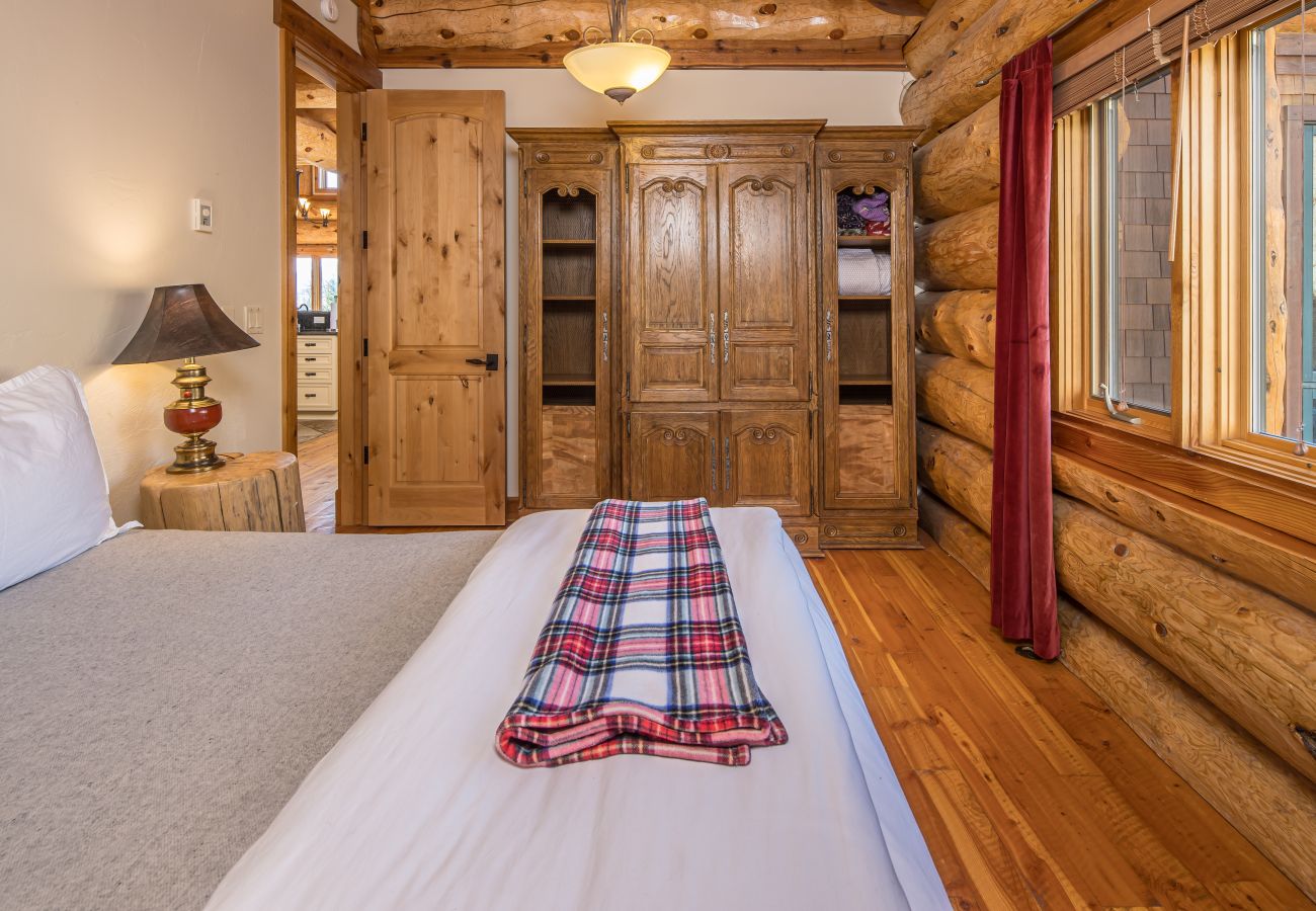 Cabin in Big Sky - New to Market! Big Sky Beehive Basin Cabin