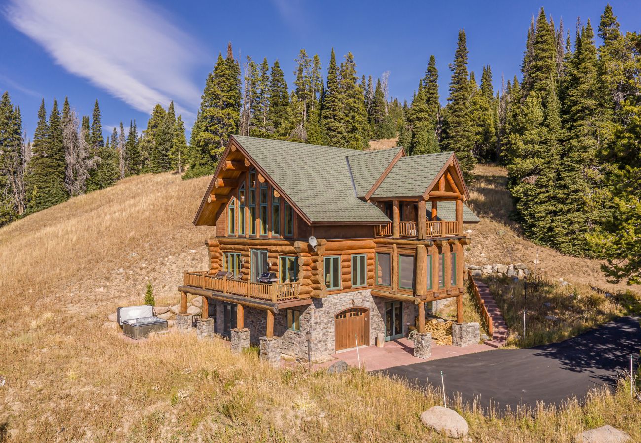 Cabin in Big Sky - New to Market! Big Sky Beehive Basin Cabin